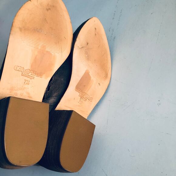 Crown Vintage Women's 7M Cut Out Perforated Taupe Tan Suede Bootie - Picture 3 of 9